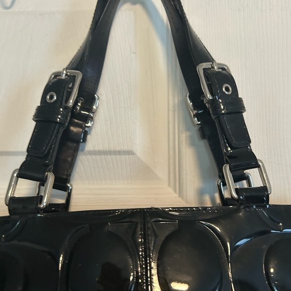Coach Black Shoulder Bag with Glossy Patent Finish - Picture 3 of 15